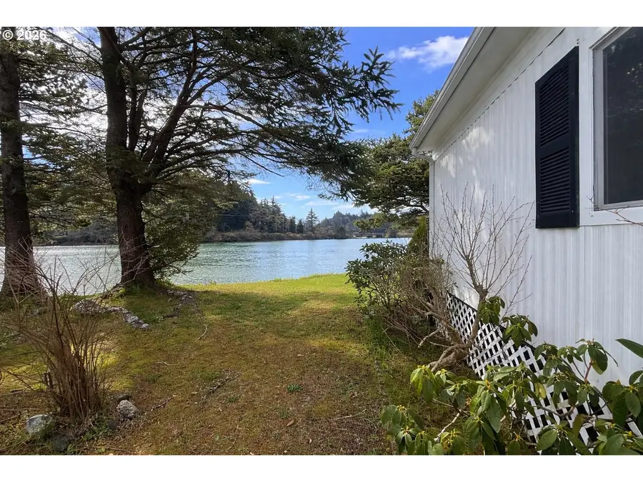 955 NE Mill St #A7, Waldport, OR 97394 - #3