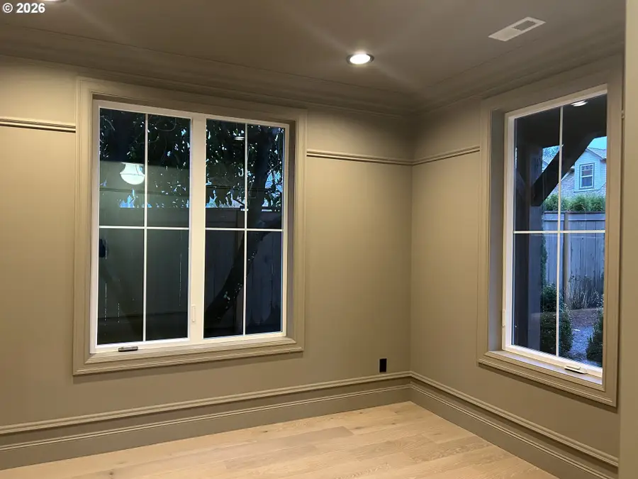 2077 5th Ave, West Linn, OR 97068 - Image #2