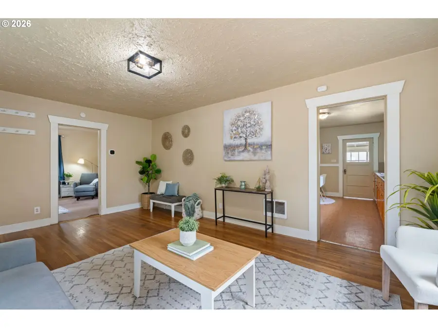 9111 SE Lincoln St, Portland, OR 97216 - #3