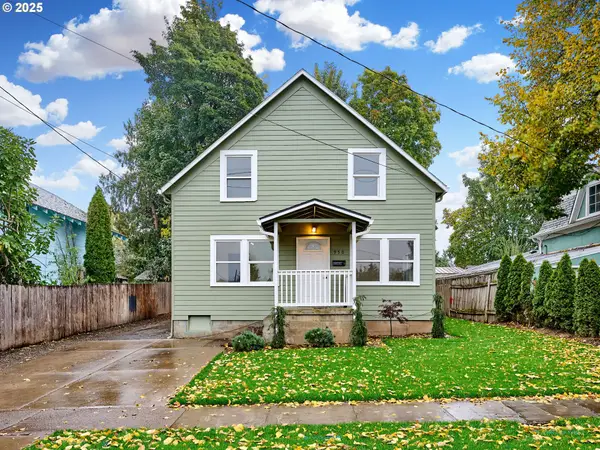 950 N 2nd St, Woodburn, OR 97071