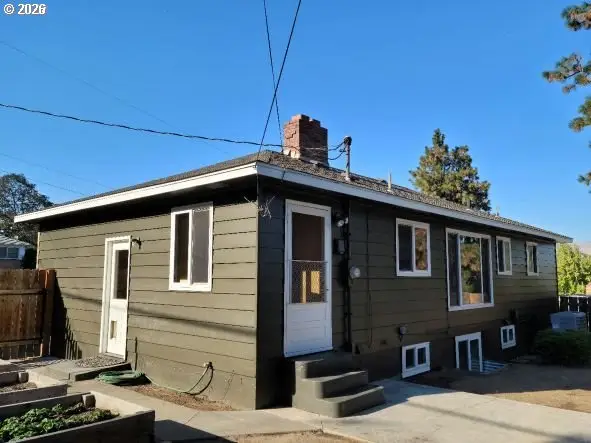 1820 Jefferson St, The Dalles, OR 97058 - #2