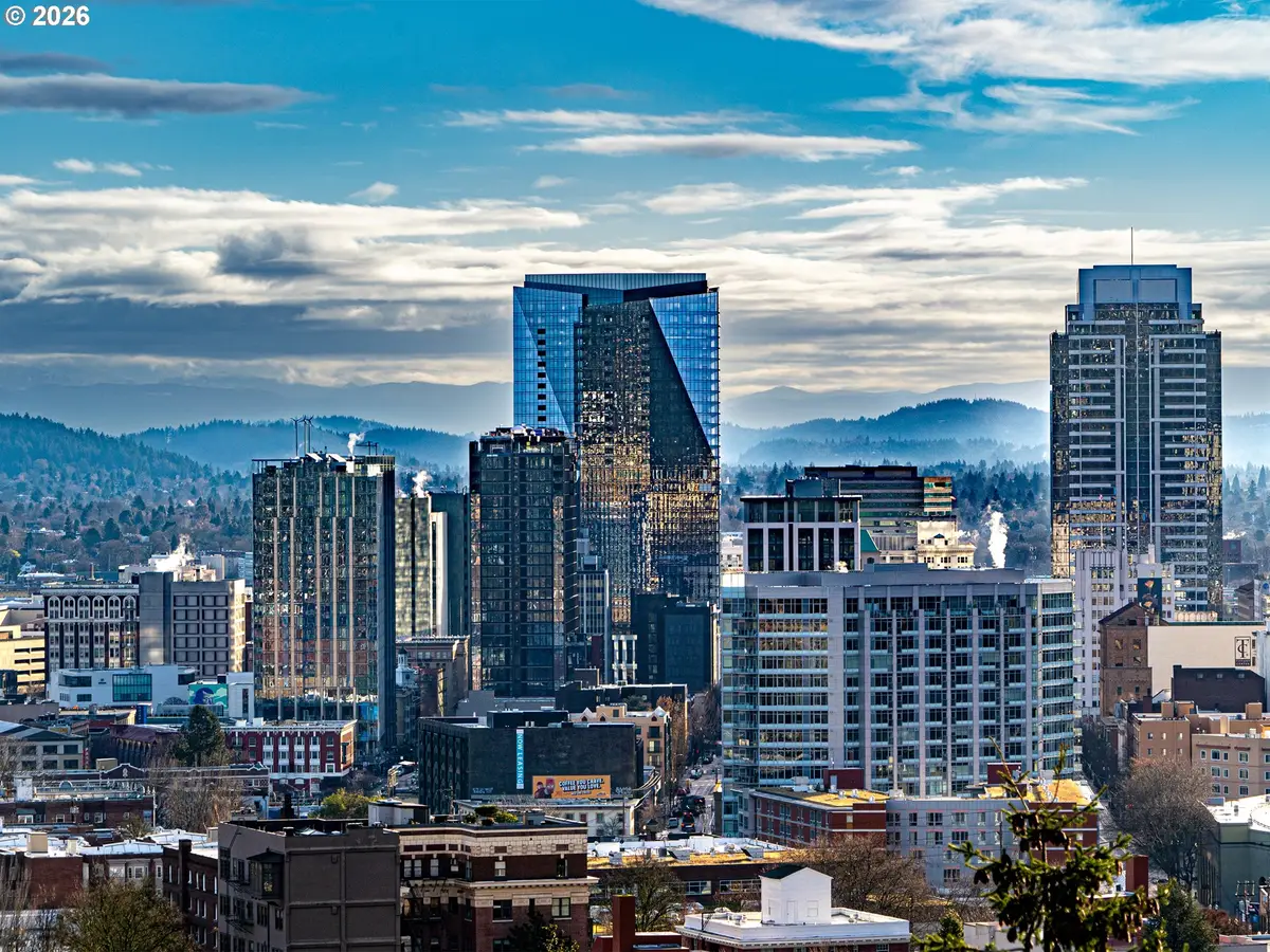 550 SW 10th Ave #2201, Portland, OR 97205 - #1