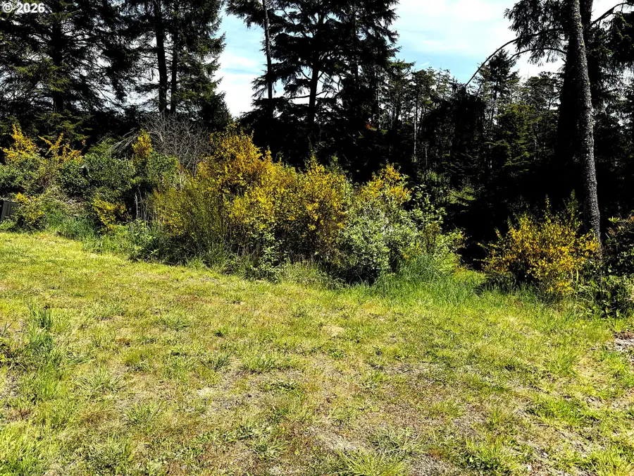 NE Highland Ave, Yachats, OR 97498 - #3