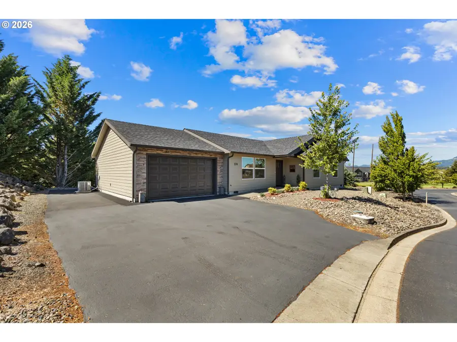 374 Bentgrass Ct, Sutherlin, OR 97479 - #3