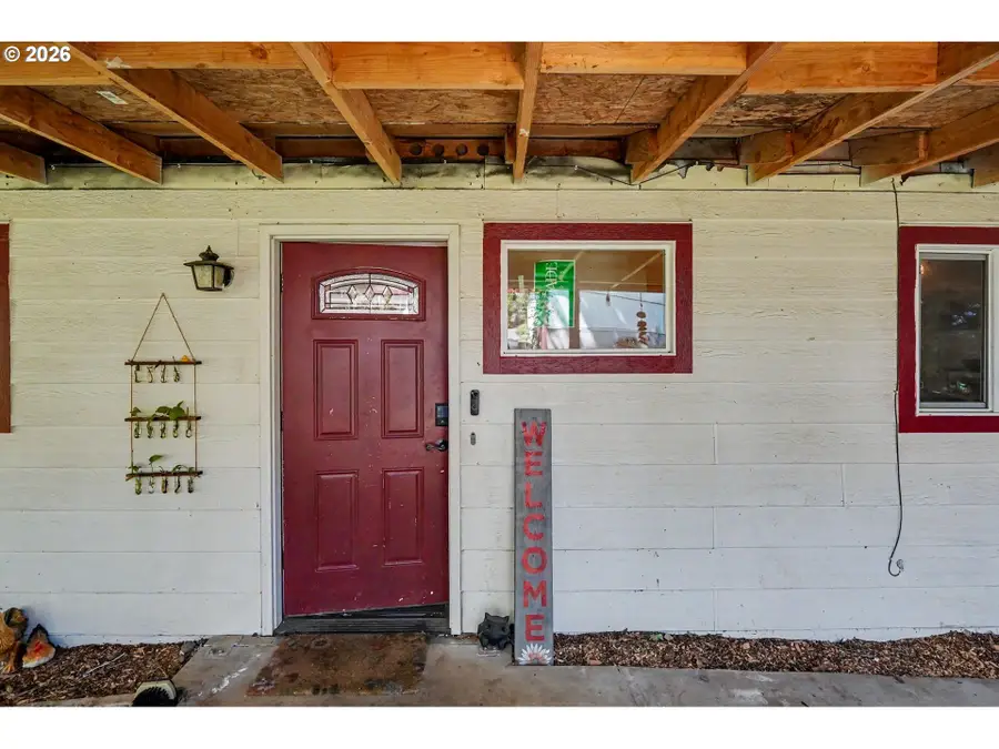 318 Westfield St, Silverton, OR 97381 - #3