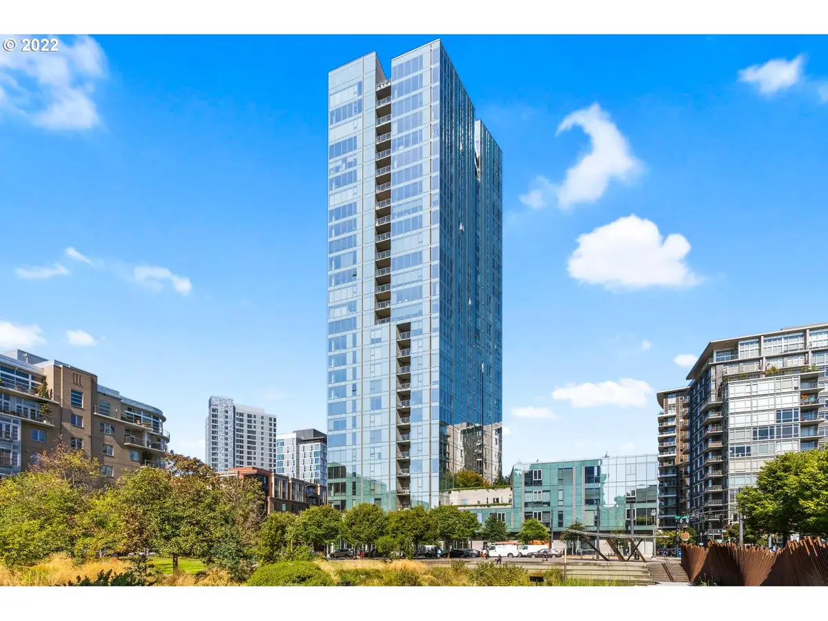 1075 NW Northrup St #204, Portland, OR 97209 - Image #1