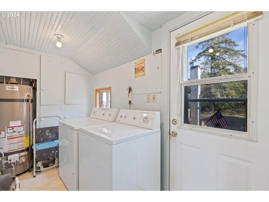 3770 NE 12th St, Otis, OR 97368 - Image #2