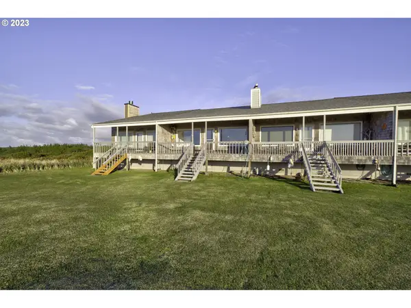 35601 G St #11, OceanPark, WA 98640