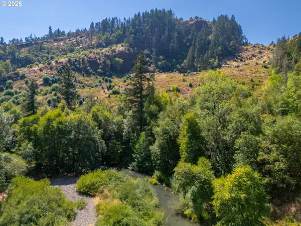3887 Strickland Canyon Rd, Roseburg, OR 97471