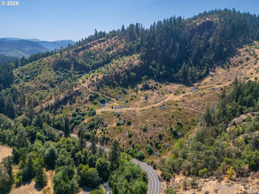 3887 Strickland Canyon Rd, Roseburg, OR 97471 - #2