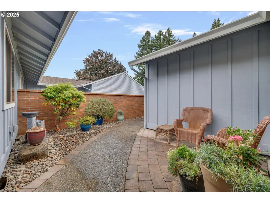 9430 SW Brentwood Pl, Tigard, OR 97224 - Image #2