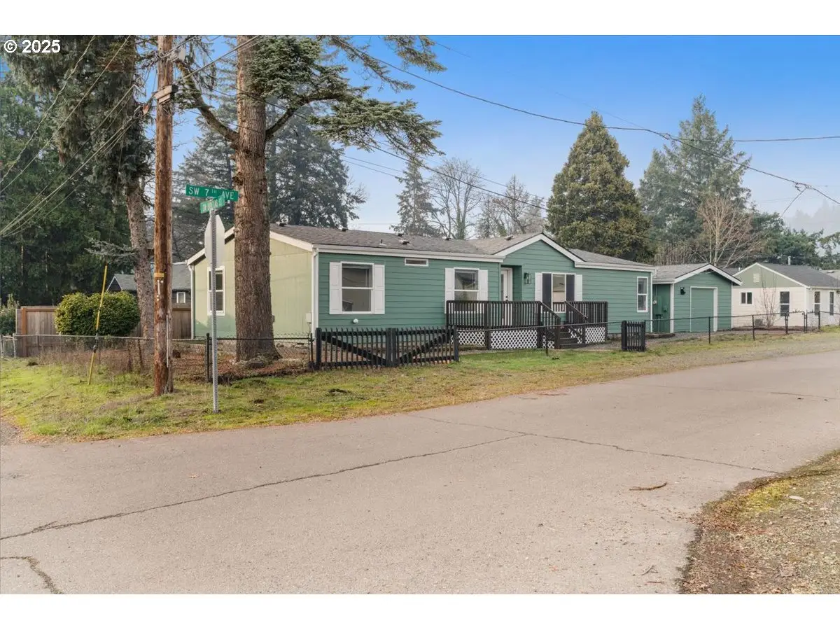 365 SW 7th Ave, Mill City, OR 97360 - Image #1