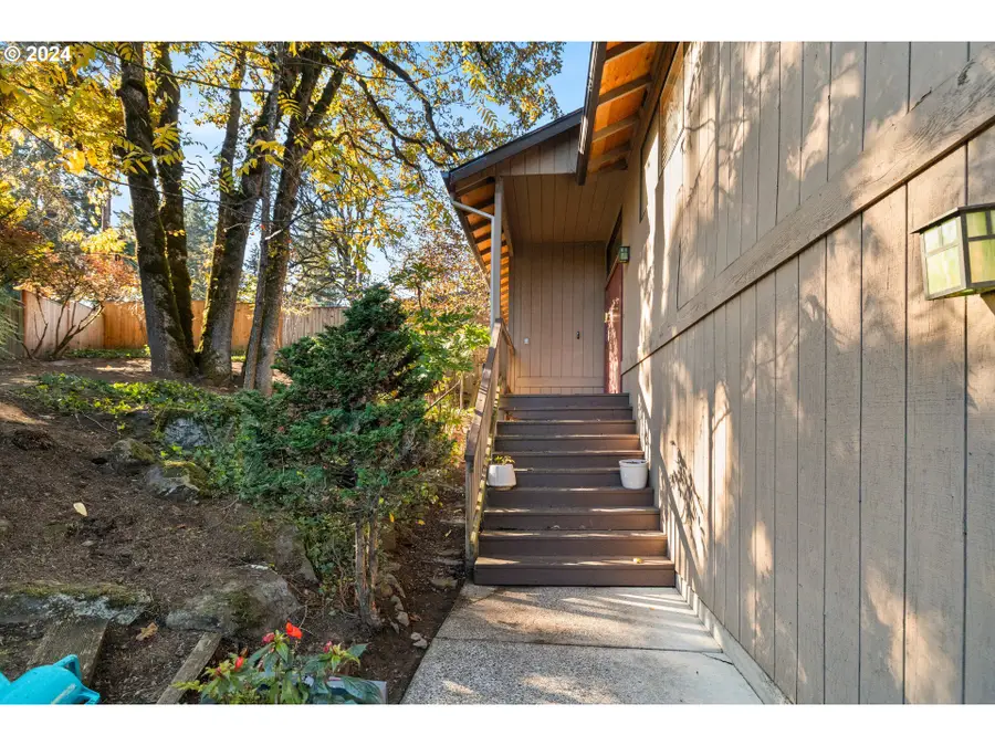 16081 Pearcy St, Lake Oswego, OR 97034 - Image #3