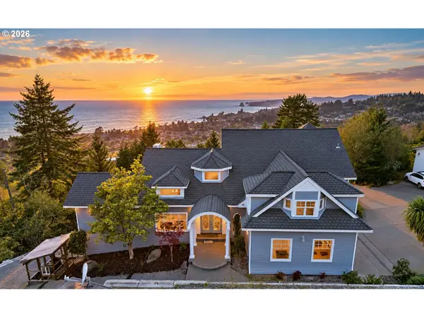 16935 Crown Terrace Rd, Brookings, OR 97415