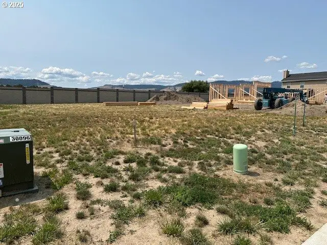 10804 Carrie Way, Island City, OR 97850 - Image #1