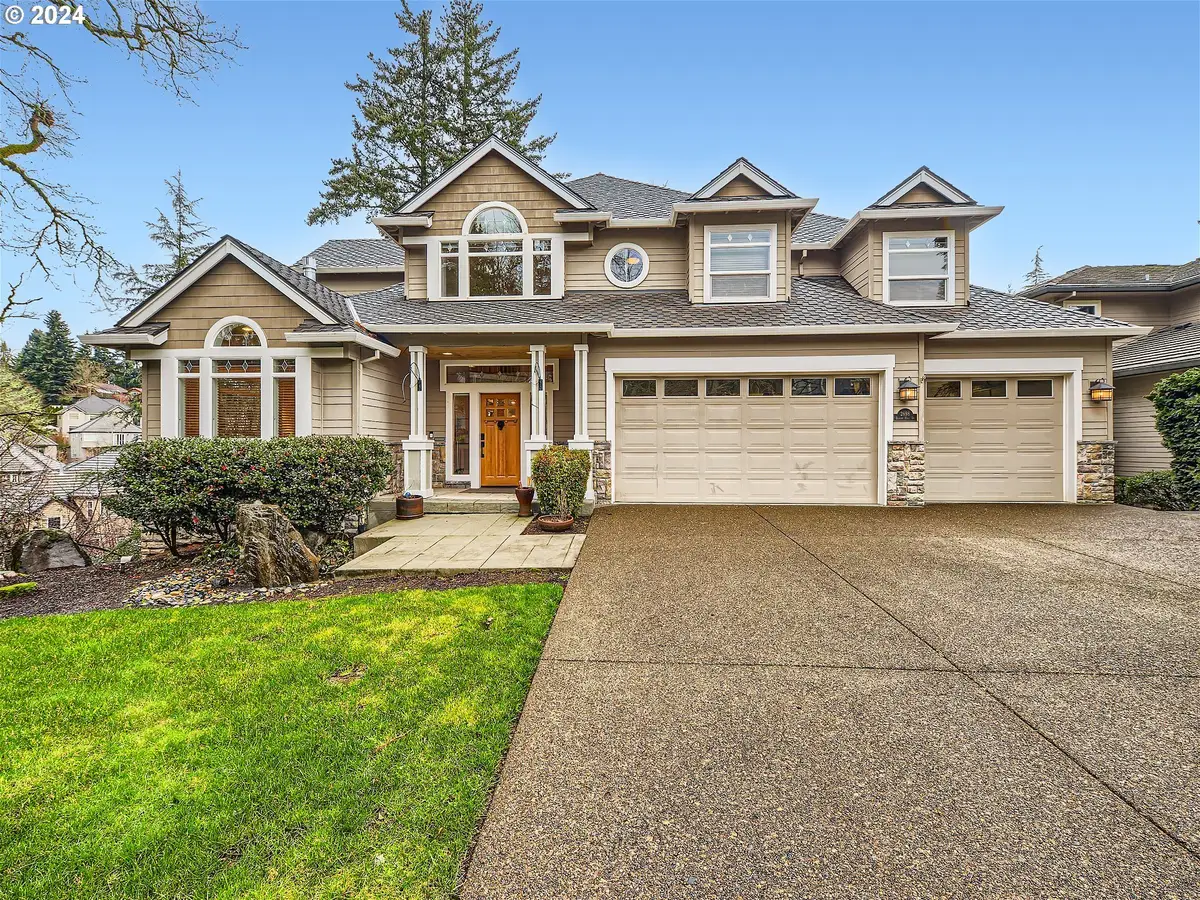 2698 Beacon Hill Dr, West Linn, OR 97068 - Image #1