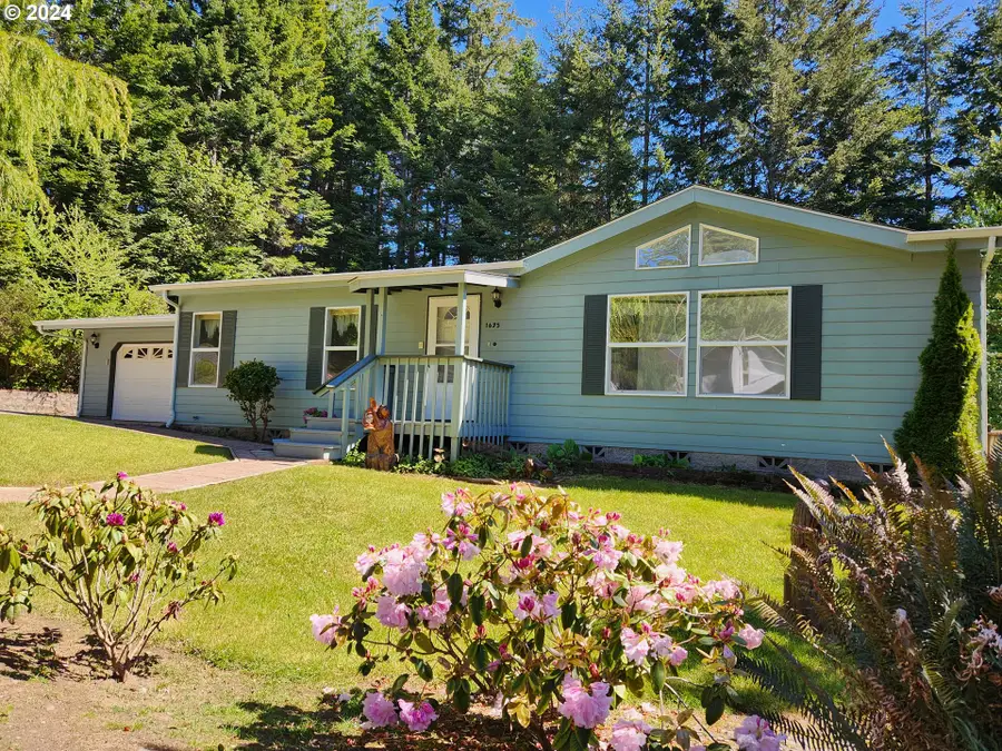 1675 Kristi Loop, Lakeside, OR 97449 - Image #3