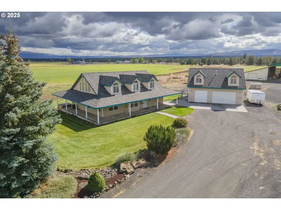 24585 Dodds Rd, Bend, OR 97701 - Image #2