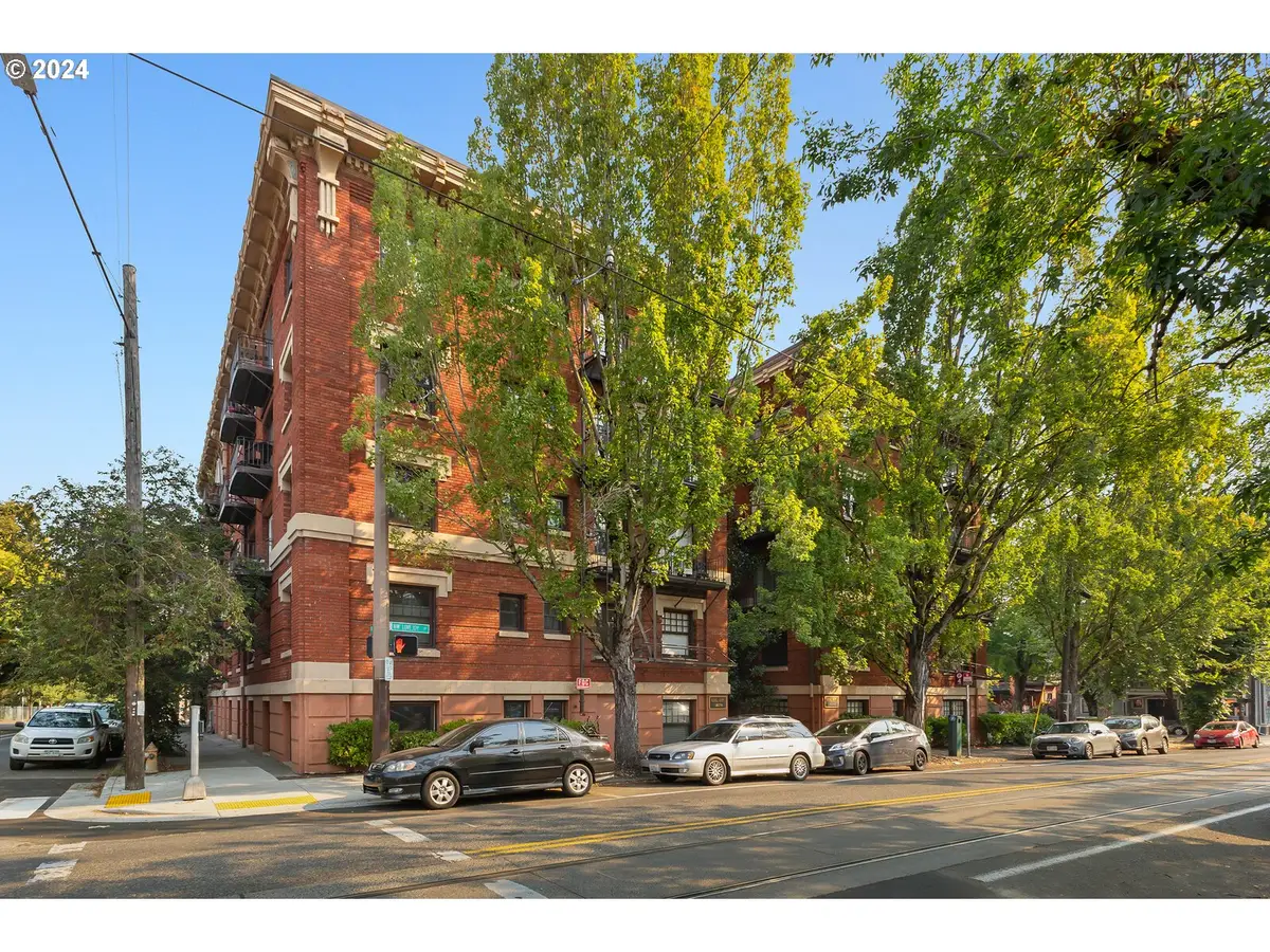 1829 NW Lovejoy St #108, Portland, OR 97209 - Image #1