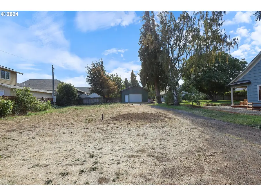2455 Belmont Dr, Hood River, OR 97031 - Image #2