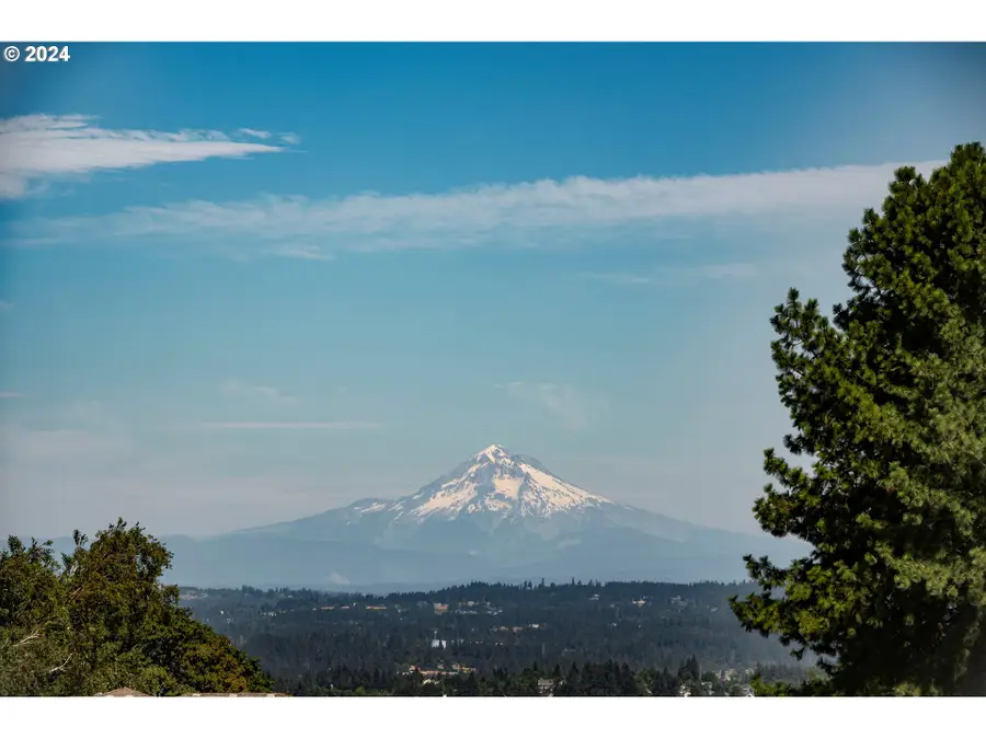 21725 SW Chapman Rd, Sherwood, OR 97140 - Image #2