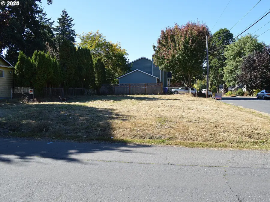 8680 SE Brooklyn St, Portland, OR 97266 - Image #2