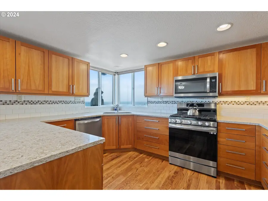 5771 NW Jetty Ave, Lincoln City, OR 97367 - Image #2