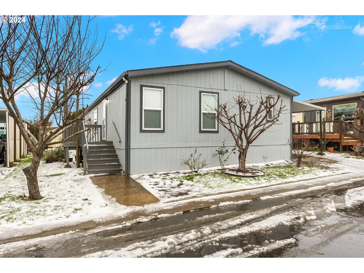 12450 SW Fischer Rd #257, Beaverton Hillsboro, OR 97224 - Image #1