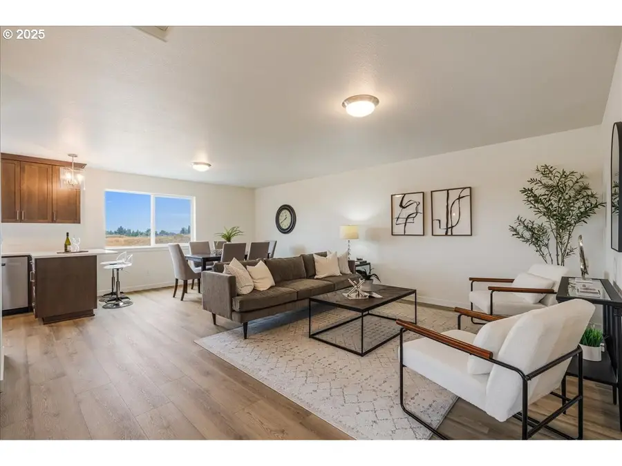 346 SE Kitzmiller Dr, Dallas, OR 97338 - Image #3