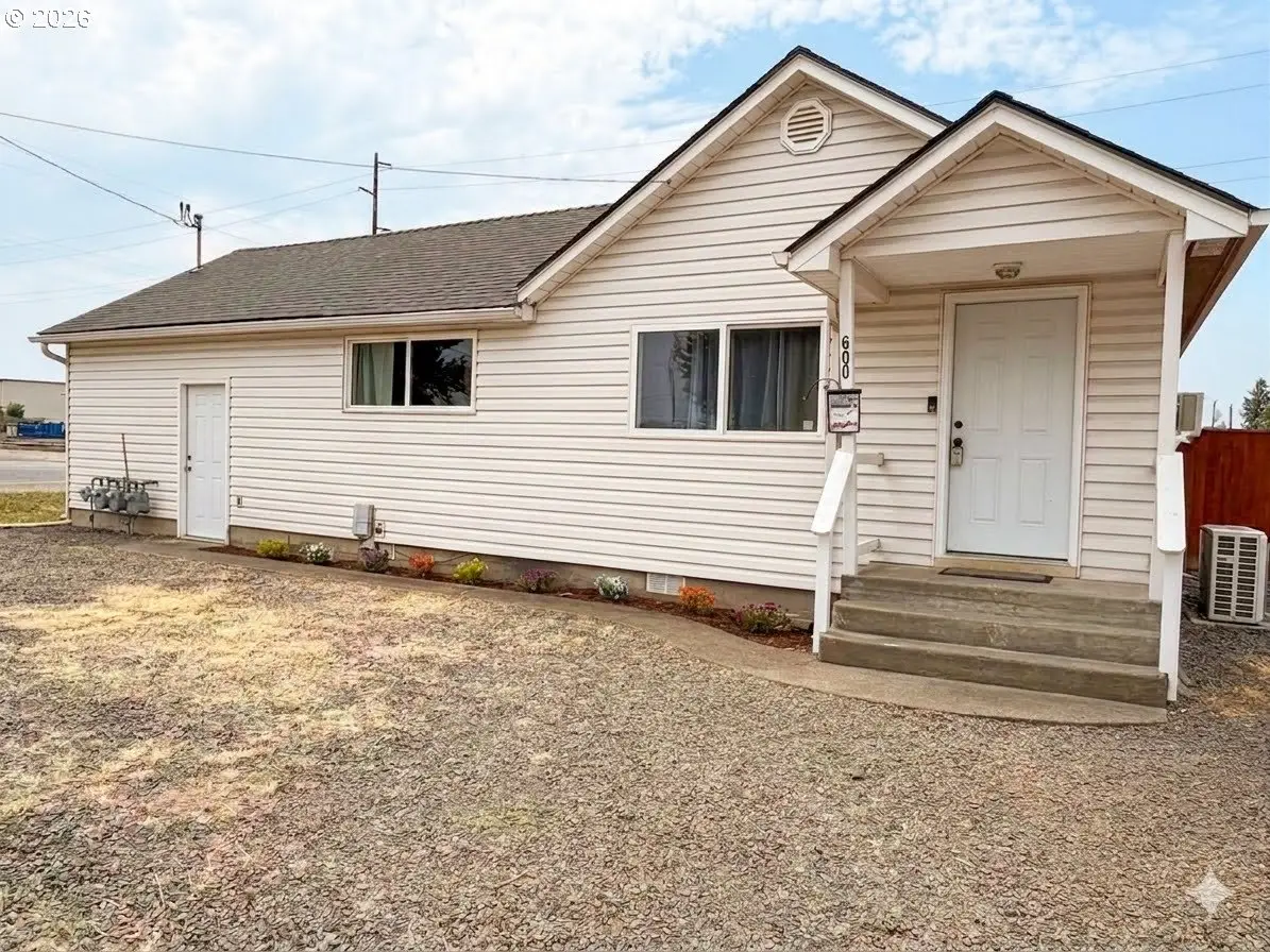 680 S 5th St, Harrisburg, OR 97446 - #1