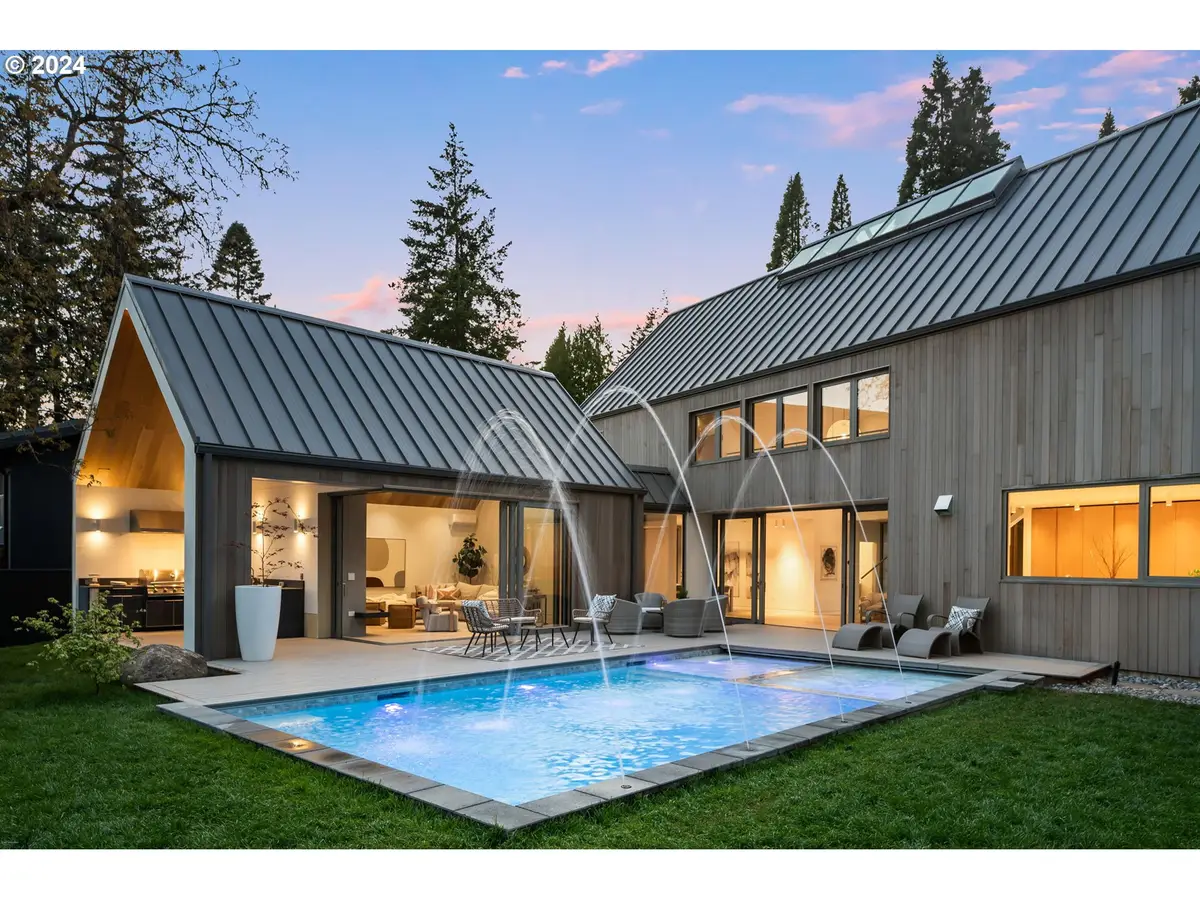 948 S Palatine Hill Rd, Portland, OR 97219 - Image #1