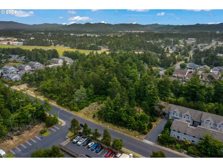 Hemlock St, Florence, OR 97439 - #2