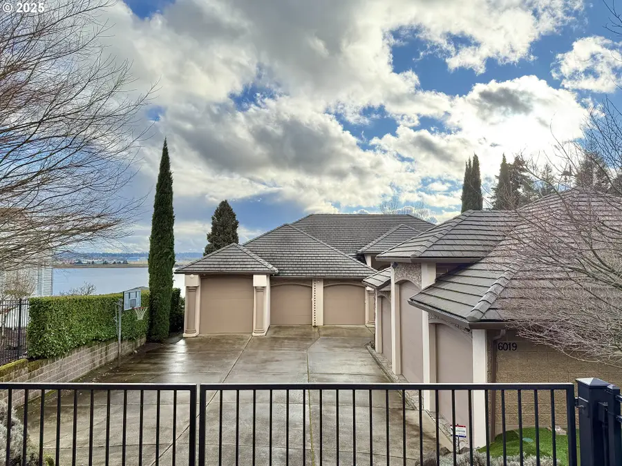 6019 SE Riverside Dr, Vancouver, WA 98661 - Image #2