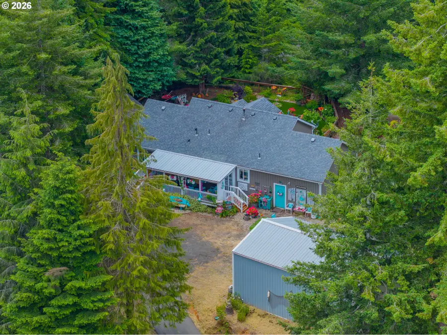 692 18th Ave, Coos Bay, OR 97420 - #2