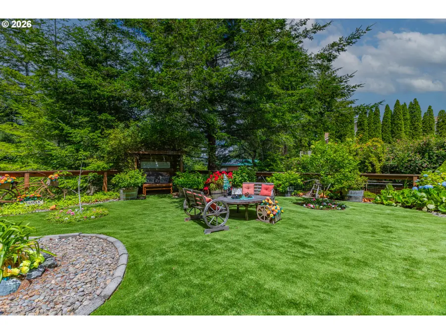 692 18th Ave, Coos Bay, OR 97420 - #3