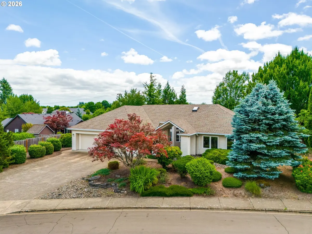 2390 NW Quail Ct, McMinnville, OR 97128 - #1
