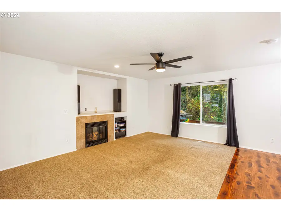 1018 NE Mariners Loop, Portland, OR 97211 - Image #2