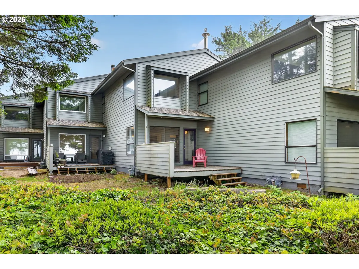 3250 NW Oceanview Dr #18, Newport, OR 97365 - #1