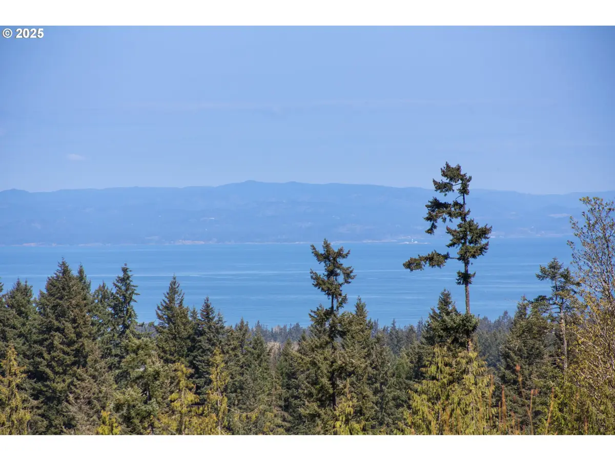 112 Chasewood Dr, Port Angeles, WA 98363 - Image #1