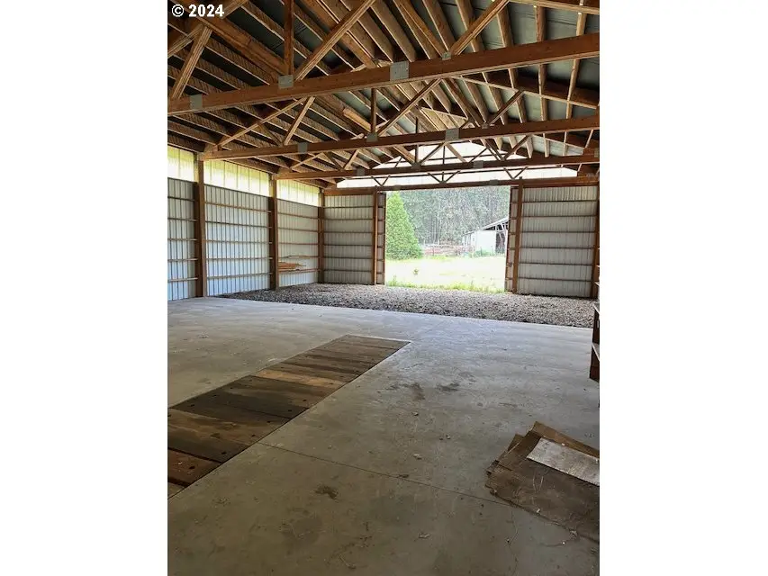 105 W Main St, Glenwood, WA 98619 - Image #2