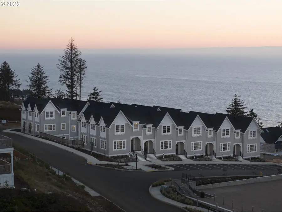 1152 NE Seascape Ave #13, Depoe Bay, OR 97341 - Image #2