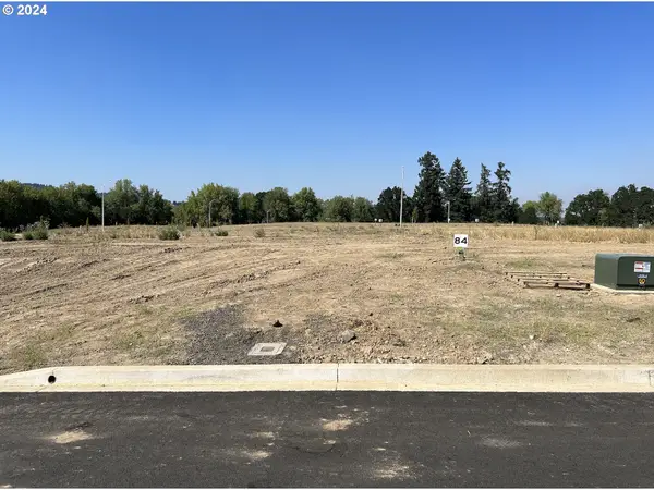 1587 NW Tracy St #84, McMinnville, OR 97128