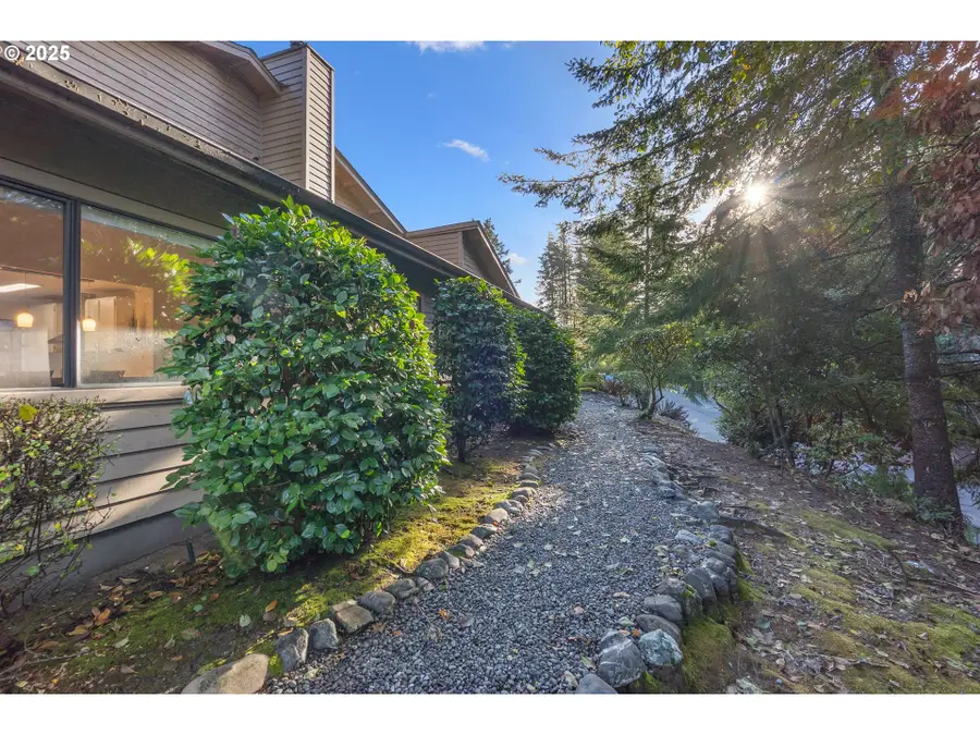 1734 Arch Ln, Brookings, OR 97415 - #2