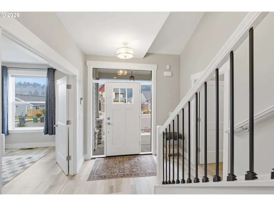 816 Riley Dr, Silverton, OR 97381 - Image #3