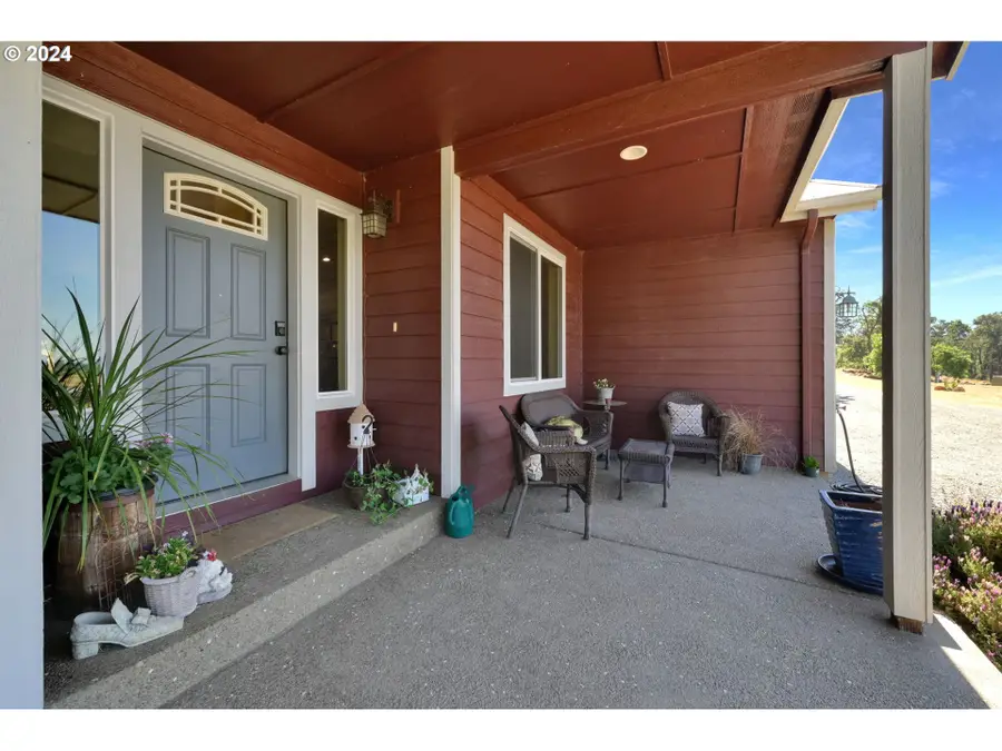 33320 Bryant Rd, Creswell, OR 97426 - Image #3