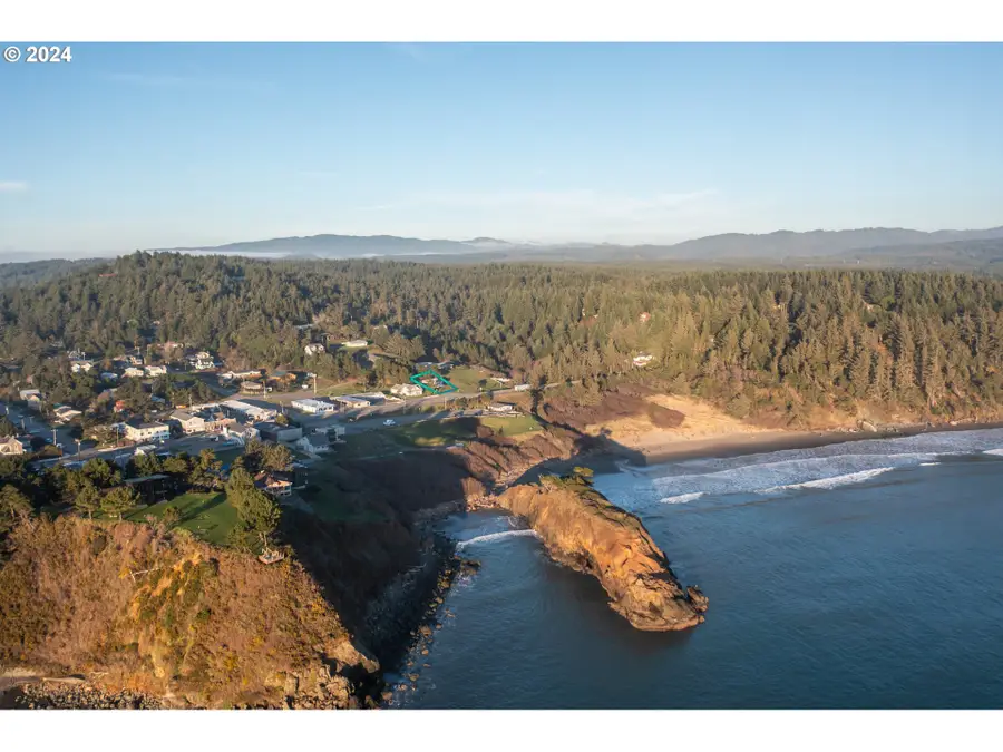 610 Deady St, Port Orford, OR 97465 - Image #3
