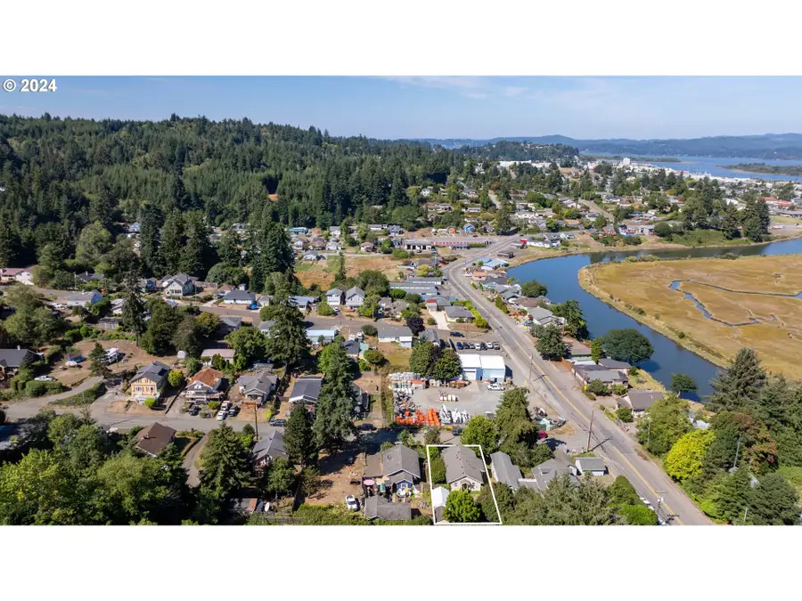 1123 Oregon Ave, Coos Bay, OR 97420 - Image #2