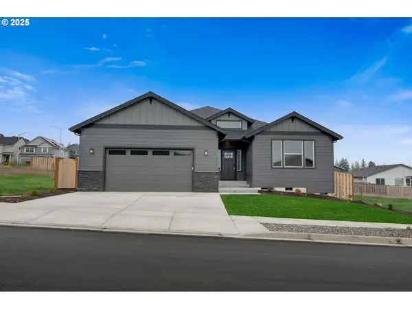 744 NE Trillium Dr #58, Estacada, OR 97023