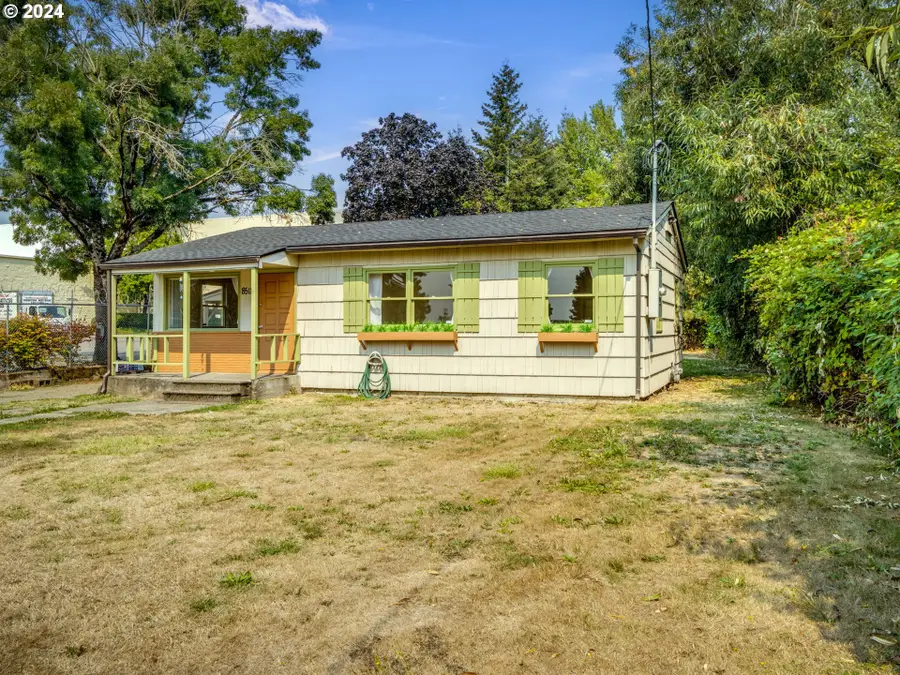 8511 SE Orchard Ln, Northwest Clackamas, OR 97086 - Image #2