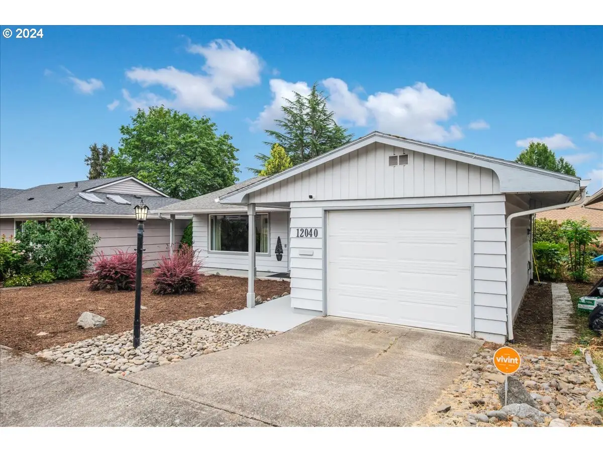 12040 SW King George Dr, King City, OR 97224 - Image #1